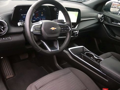 Used 2025 Chevrolet Equinox LT AWD/4WD image 12