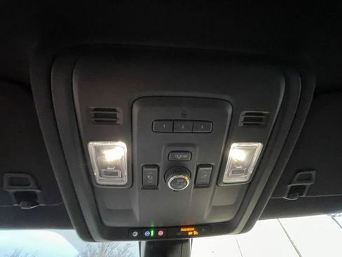 Used 2022 Chevrolet Suburban LT w/ Luxury Package image 23