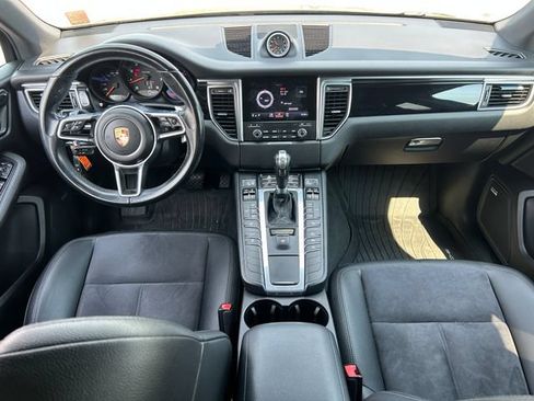 Used 2017 Porsche Macan AWD/4WD image 28