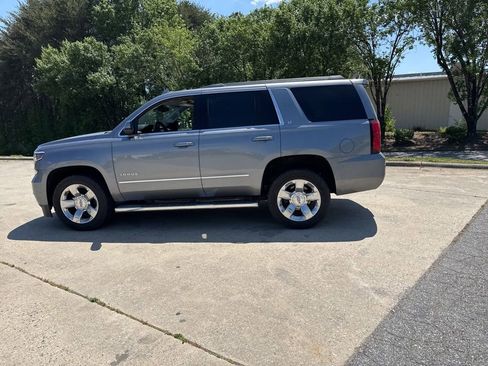 Used 2018 Chevrolet Tahoe LT w/ LT Signature Package image 9