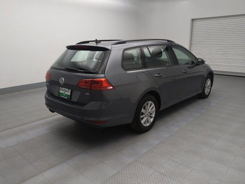 Used 2017 Volkswagen Golf S image 9