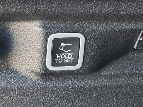 New 2025 Jeep Grand Cherokee L Altitude image 14