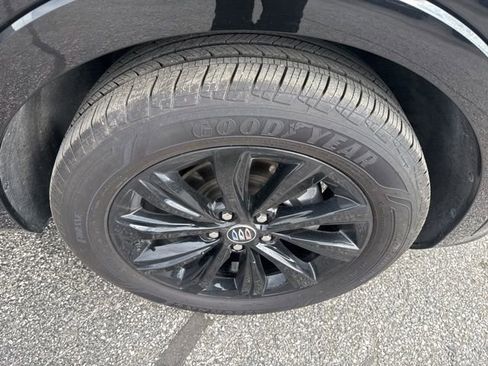 Certified 2025 Buick Envista Sport Touring w/ Convenience I Package FWD image 9