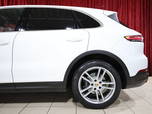Used 2020 Porsche Cayenne AWD/4WD image 6