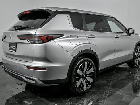 New 2026 Mitsubishi Outlander SE image 8