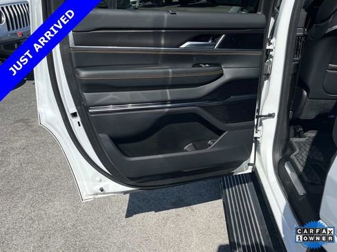 Certified 2024 Jeep Grand Wagoneer Series III w/ Rear Seat Video Group 1 image 20