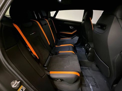 Used 2022 Lamborghini Urus image 28