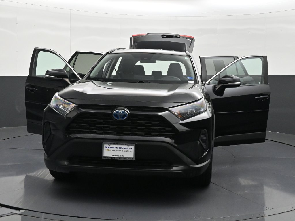 Used 2021 Toyota RAV4 LE AWD/4WD image 44