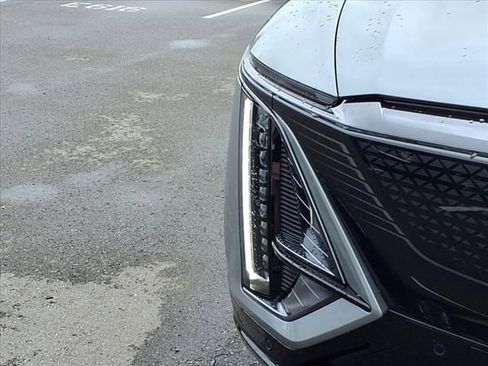 New 2025 Cadillac Lyriq Sport image 10