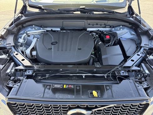 Used 2024 Volvo XC60 B5 Ultimate w/ Protection Package Premier AWD/4WD image 40