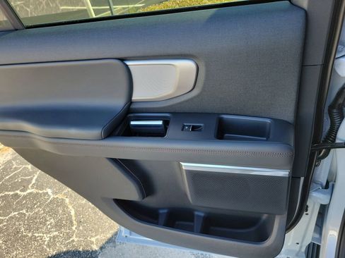 New 2025 Ford Expedition Active image 17