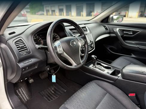 Used 2018 Nissan Altima 2.5 SV FWD image 17