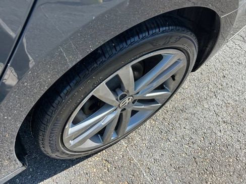 Used 2017 Volkswagen Passat 1.8T R-Line FWD image 18