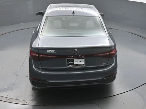 Used 2025 Volkswagen Jetta SE image 45