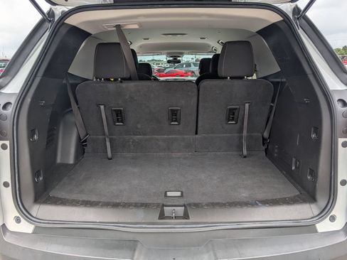 Used 2021 Chevrolet Traverse LT FWD image 27