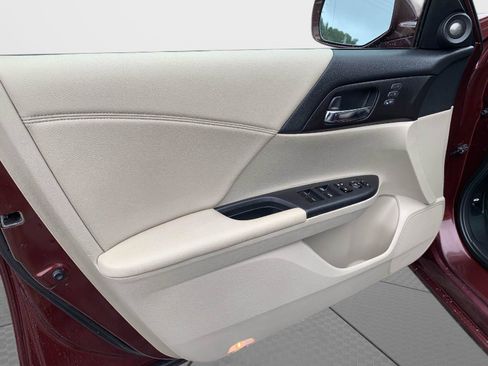 Used 2015 Honda Accord EX-L image 9