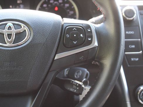Used 2015 Toyota Camry SE FWD image 35