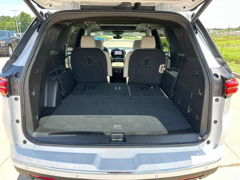 Used 2023 Chevrolet Traverse Premier AWD/4WD image 25