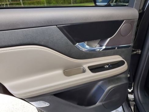 New 2026 Lincoln Corsair Premiere FWD image 9
