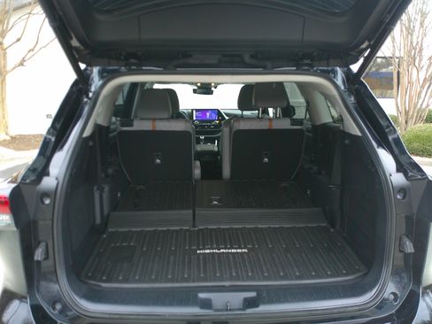 Used 2023 Toyota Highlander Bronze Edition image 73