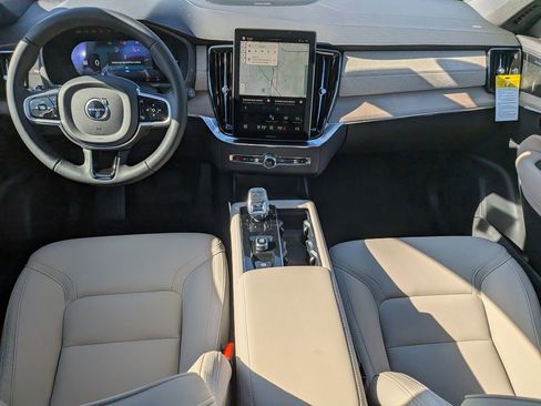 New 2026 Volvo XC90 T8 Plus w/ Protection Package Premier AWD/4WD image 17