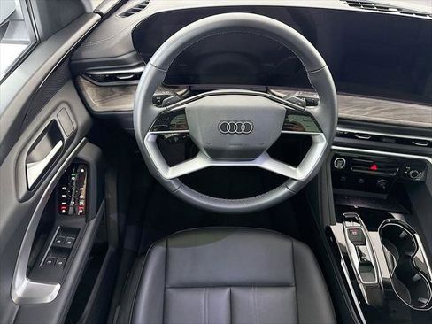 Certified 2025 Audi Q5 Premium w/ Convenience Package AWD/4WD image 10