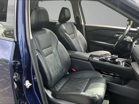 Used 2025 Nissan Rogue Platinum w/ Tech Package FWD image 29