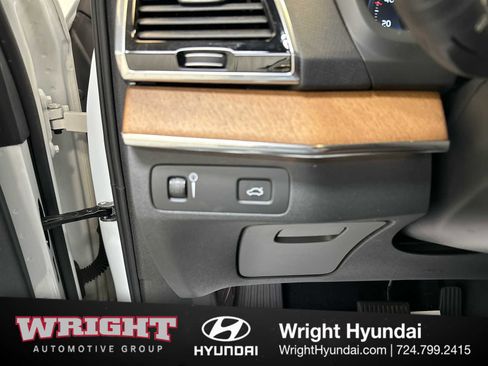 Used 2022 Volvo XC90 T6 Momentum w/ Advanced Package image 24