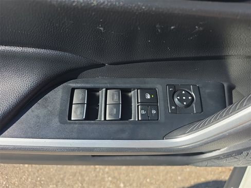 Used 2022 Toyota RAV4 XLE image 27