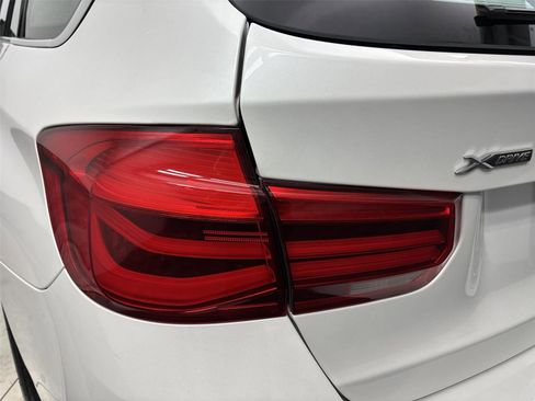 Used 2019 BMW 330i xDrive Wagon w/ Premium Package AWD/4WD image 19
