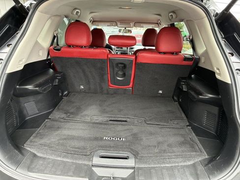 Used 2018 Nissan Rogue SV FWD image 16