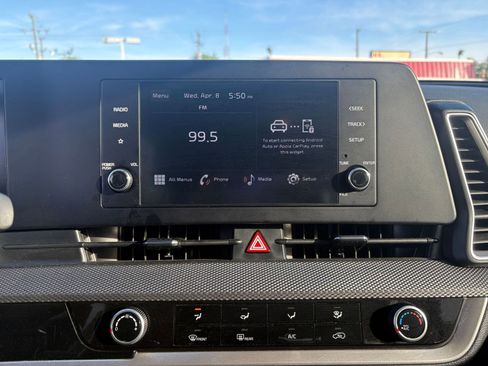 Used 2025 Kia Sportage LX image 20