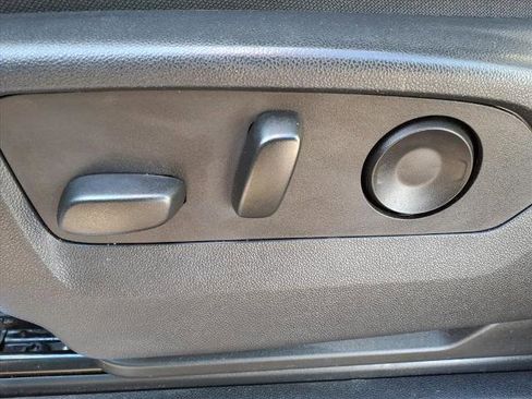 Used 2023 Chevrolet Silverado 1500 LT image 14