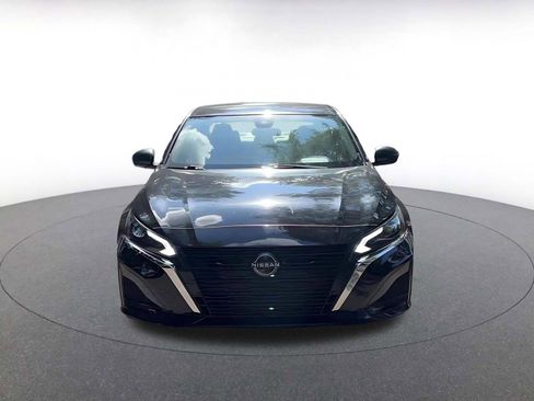 Used 2025 Nissan Altima 2.5 SV FWD image 4