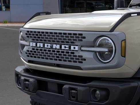 New 2025 Ford Bronco Badlands image 19