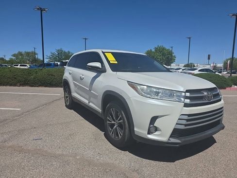 Used 2019 Toyota Highlander Plus FWD image 9