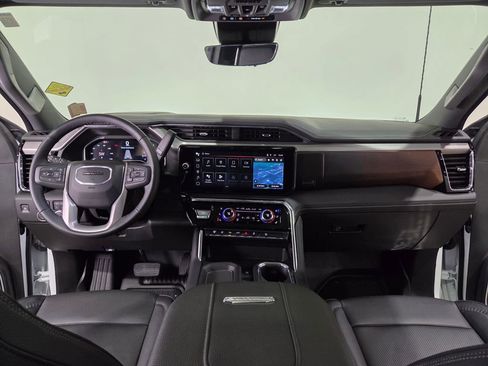 Used 2025 GMC Sierra 3500 Denali w/ Denali Reserve Package image 19