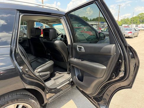 Used 2016 Nissan Pathfinder Platinum AWD/4WD image 10