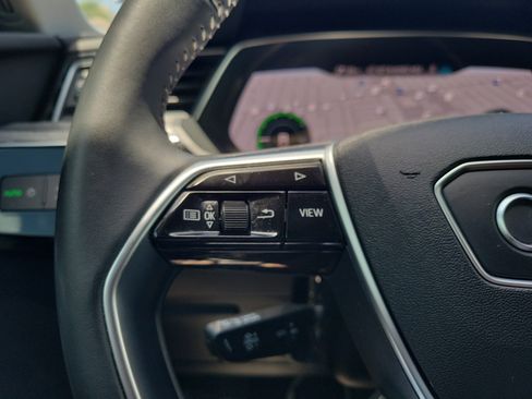 Used 2021 Audi e-tron Premium w/ Convenience Plus Package AWD/4WD image 27