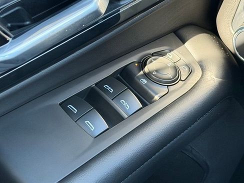 Used 2025 Chevrolet Tahoe LS AWD/4WD image 32