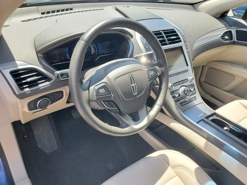 Used 2019 Lincoln MKZ Premiere FWD image 13