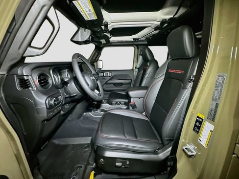 New 2026 Jeep Wrangler Unlimited Rubicon AWD/4WD image 13