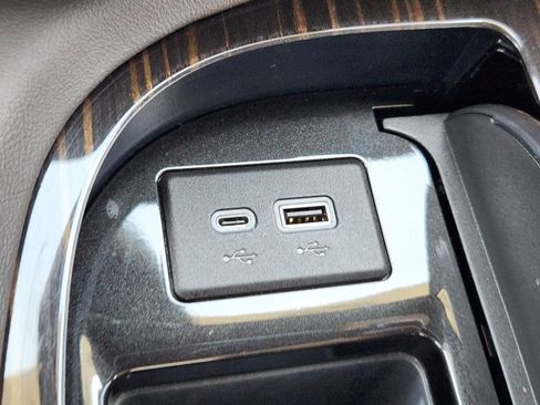 Certified 2024 Cadillac Escalade Premium Luxury w/ Performance Package image 19