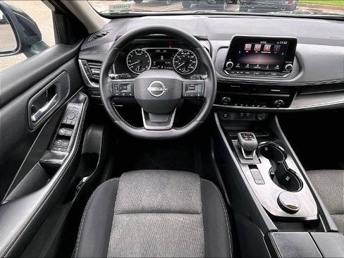 Certified 2026 Nissan Rogue SV AWD/4WD image 17