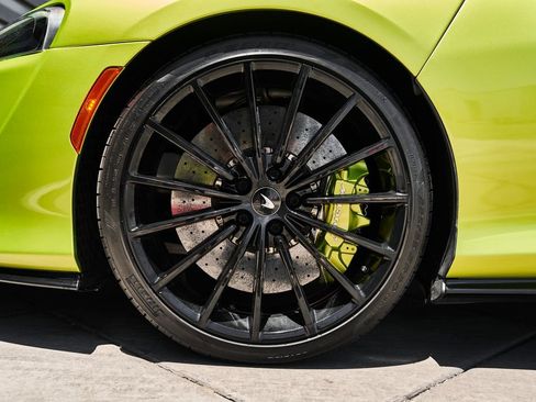 Used 2023 McLaren GT RWD image 3