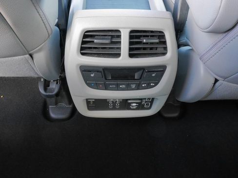 Used 2020 Honda Pilot Touring image 21