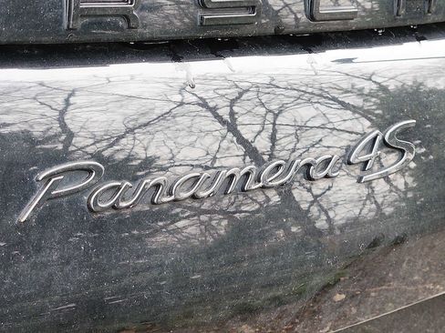 Used 2018 Porsche Panamera 4S image 4