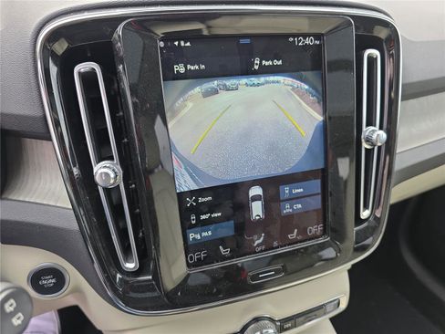 Used 2021 Volvo XC40 T5 Inscription w/ Advanced Package image 30