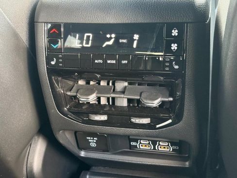 Used 2025 Jeep Grand Cherokee L Limited w/ Black Appearance Package AWD/4WD image 24