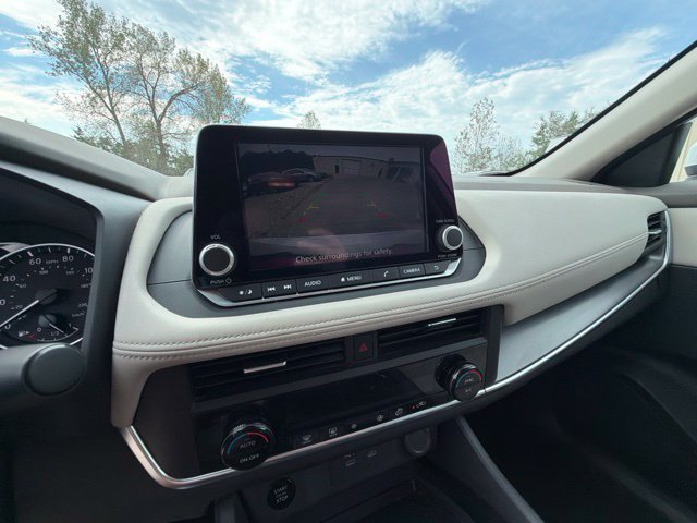 Used 2025 Nissan Rogue SV AWD/4WD image 25